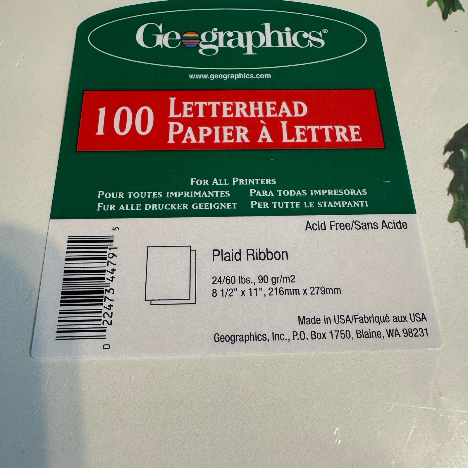Lot Geo-graphics Holiday Decorations 100 Sheets Paper, 150 Labels & Envelopes