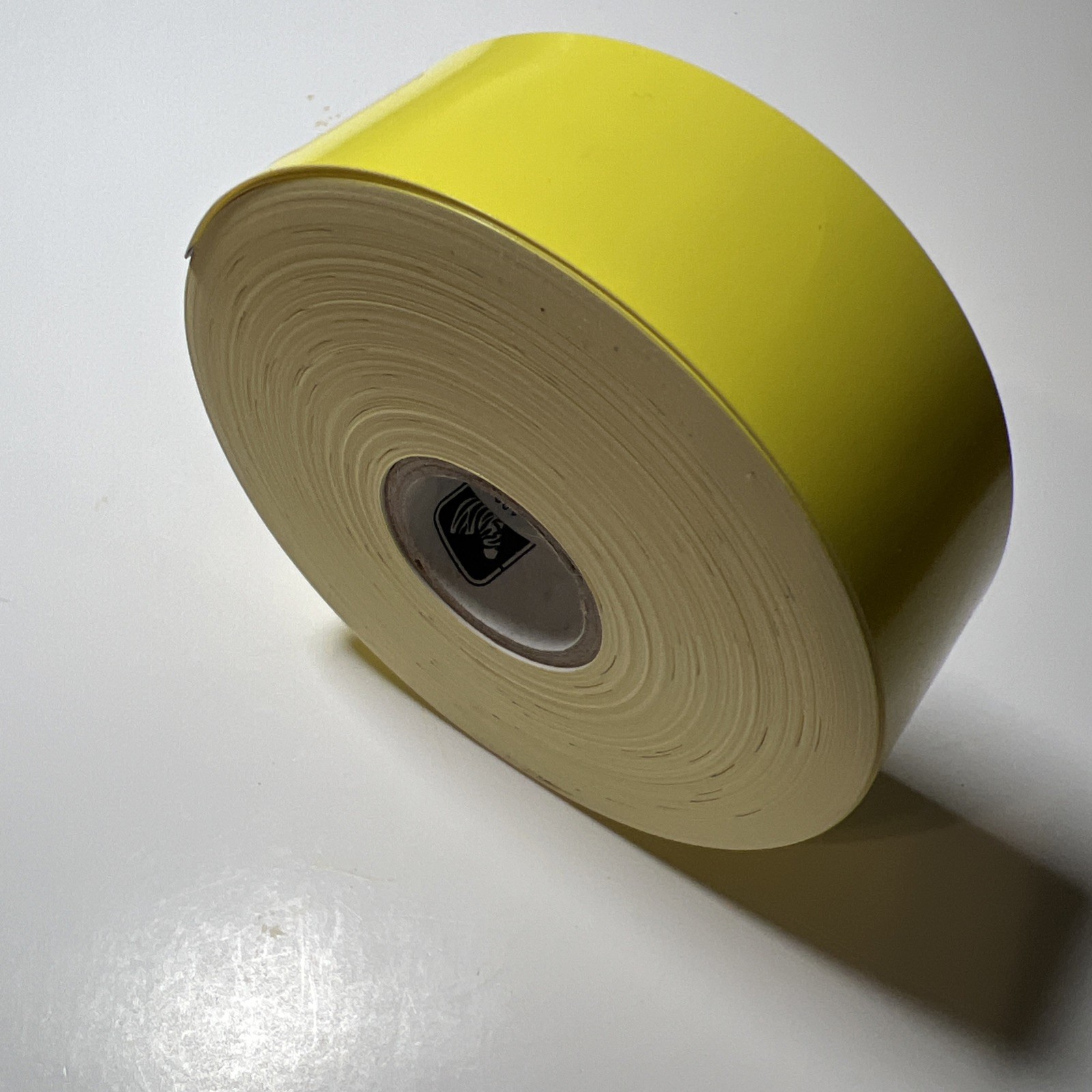 Zebra Wristband Yellow Polypro 1.18X11″ DT, UHF RFID 40% roll Z-Band 10018346