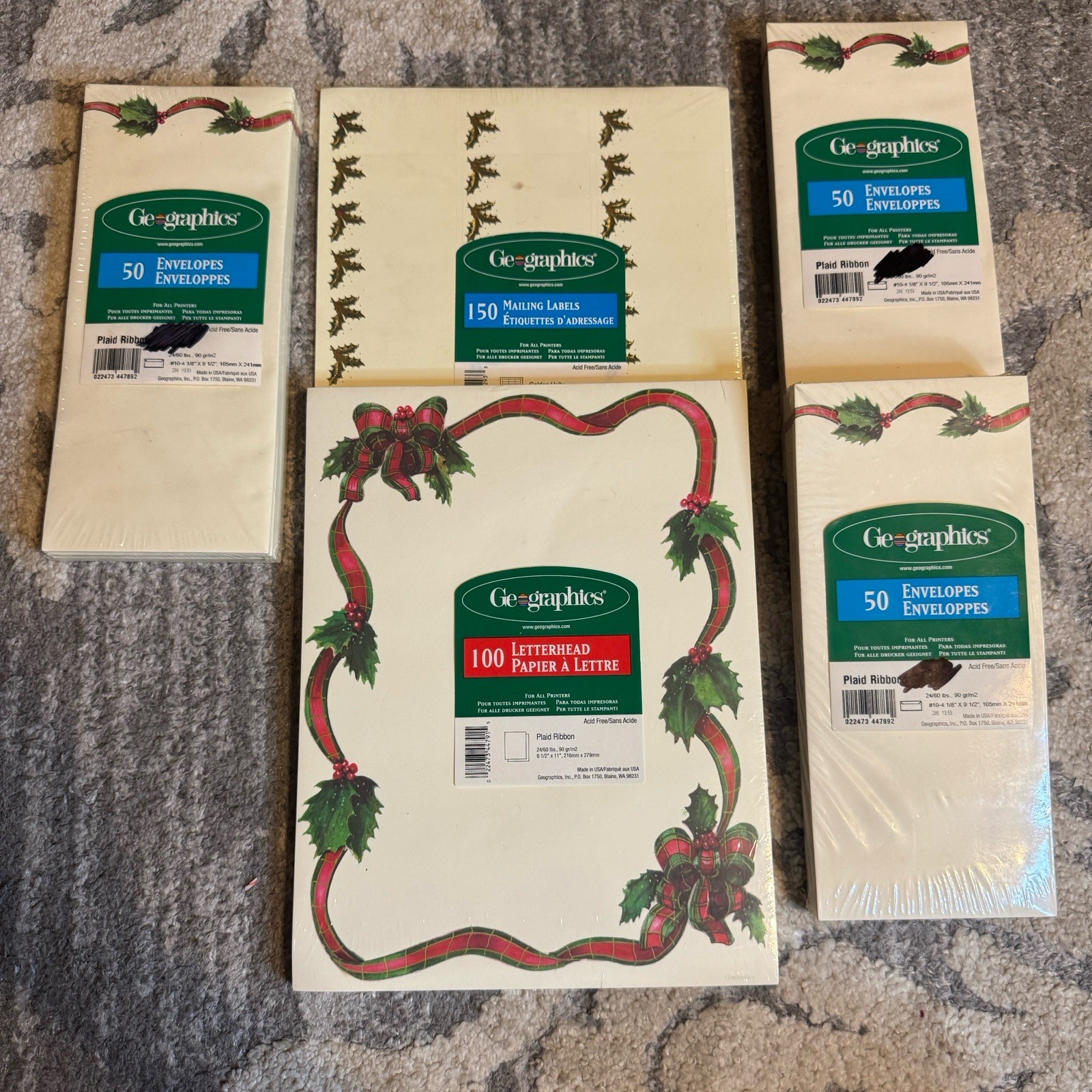 Lot Geo-graphics Holiday Decorations 100 Sheets Paper, 150 Labels & Envelopes