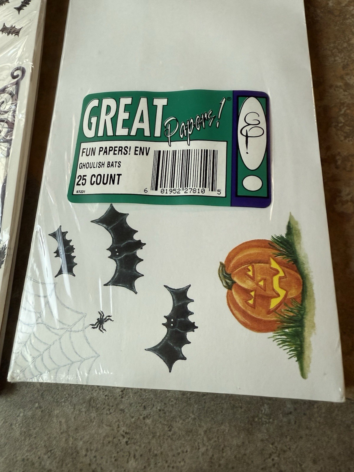 VTG GREAT PAPERS Stationery Paper Halloween 25 Sheets & Envelopes Bats Pumpkins