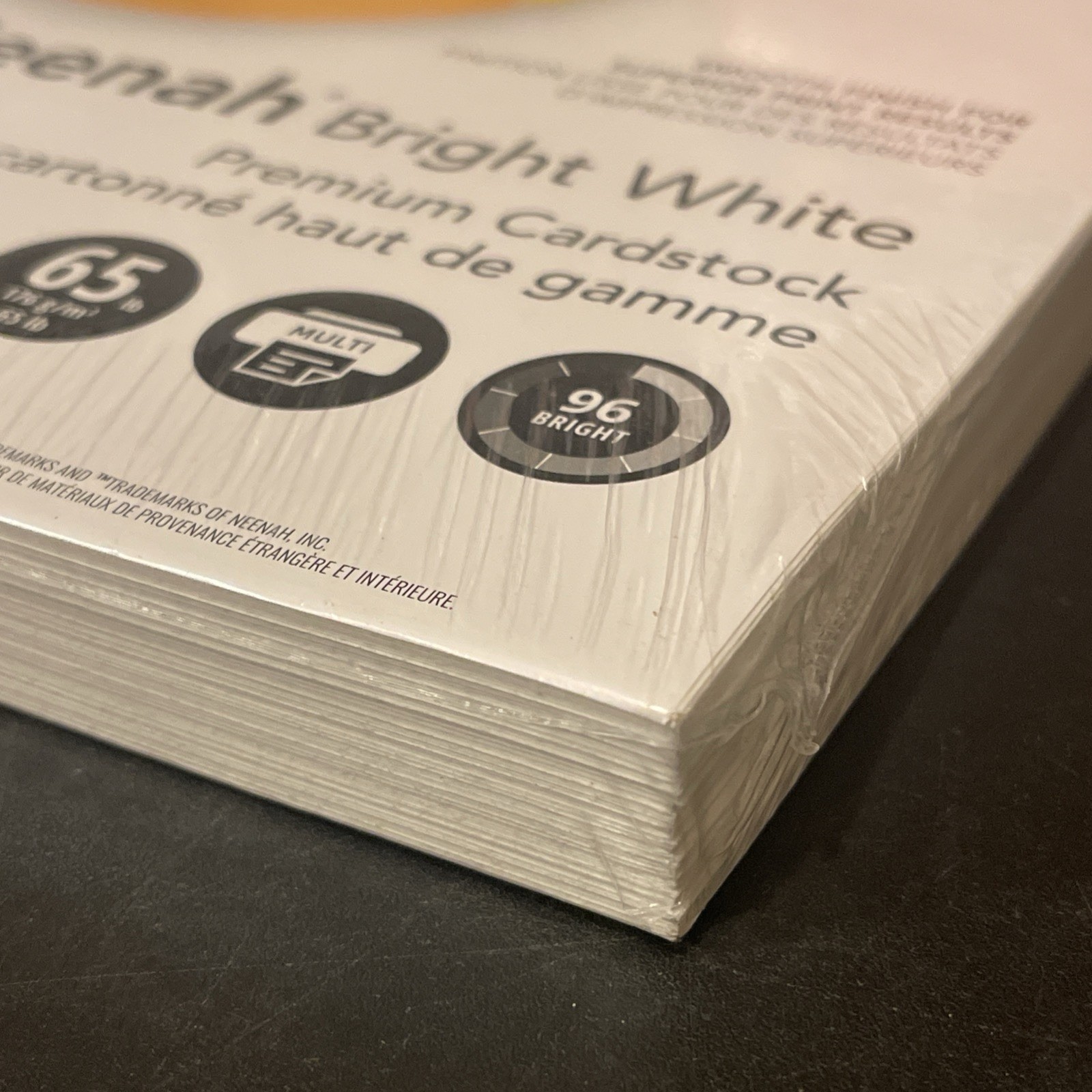Neenah Premium Cardstock,8.5″ x 11″65 lb/176 gsm,Bright White,100 Sheets (91901)