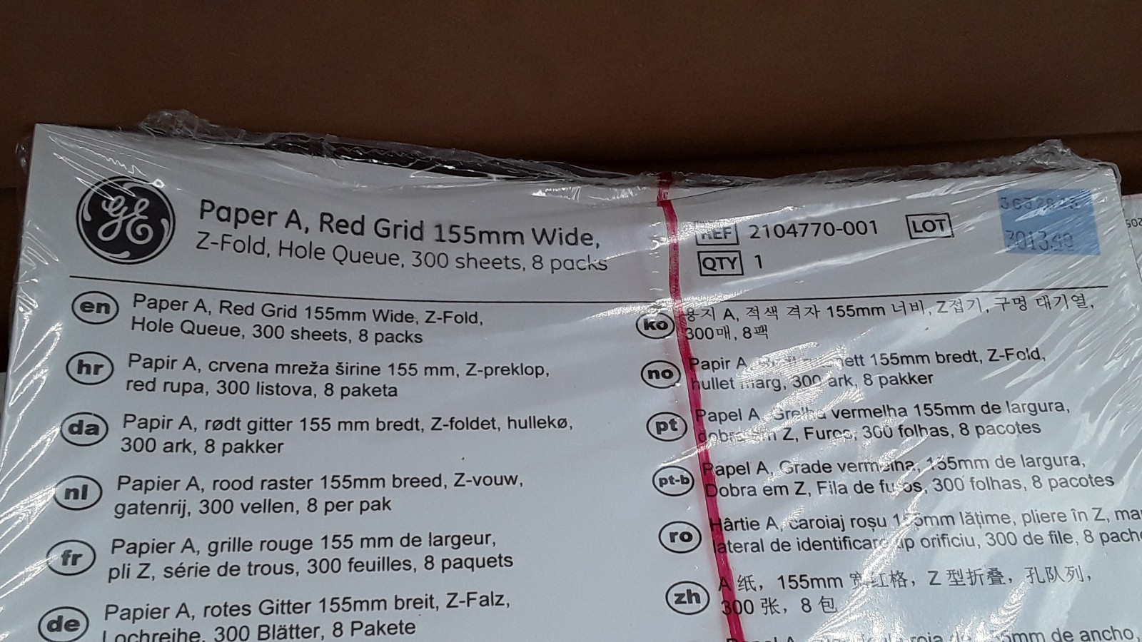GE Paper A Red Grid 155mm Wide Z Fold 300 Sheets Box of 8 Packs REF 2104770-001
