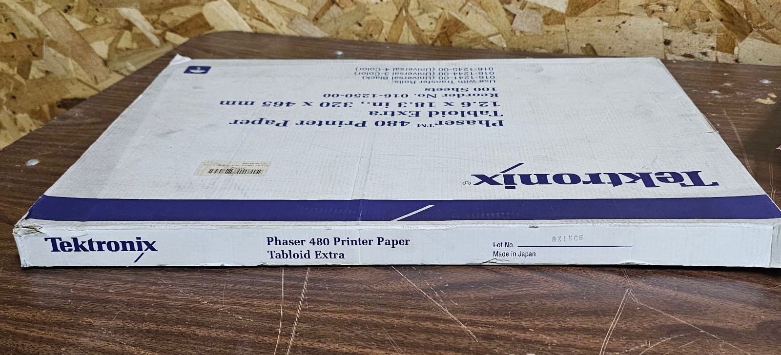 Tektronix Phaser 480 Tabloid Extra Paper 12.6×18.3″, ~ 100 Sheets – 016-1250-00