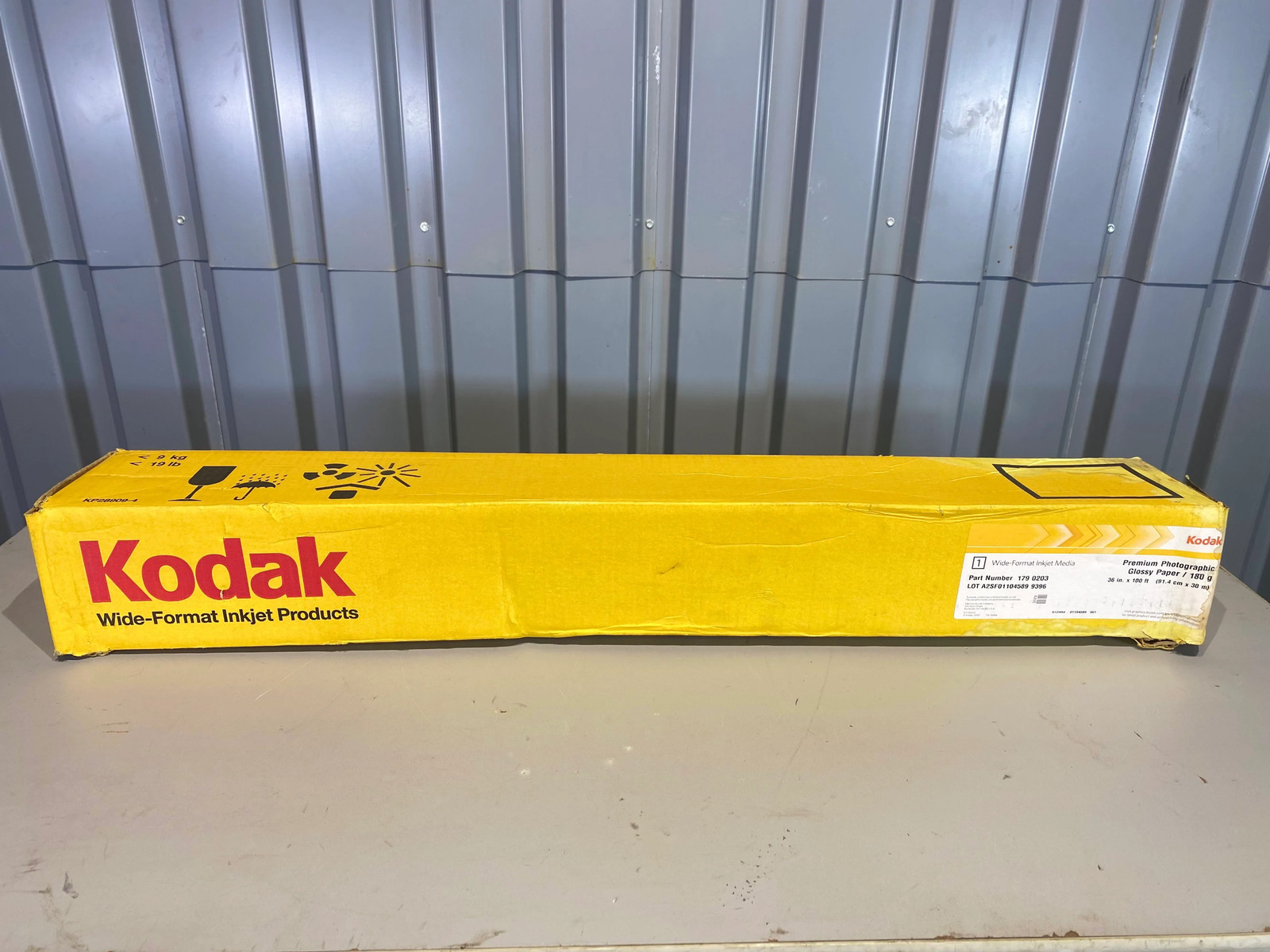 Kodak 179-0203 Premium Photographic Glossy Paper, 36″ x 100′ Roll (Open Box)