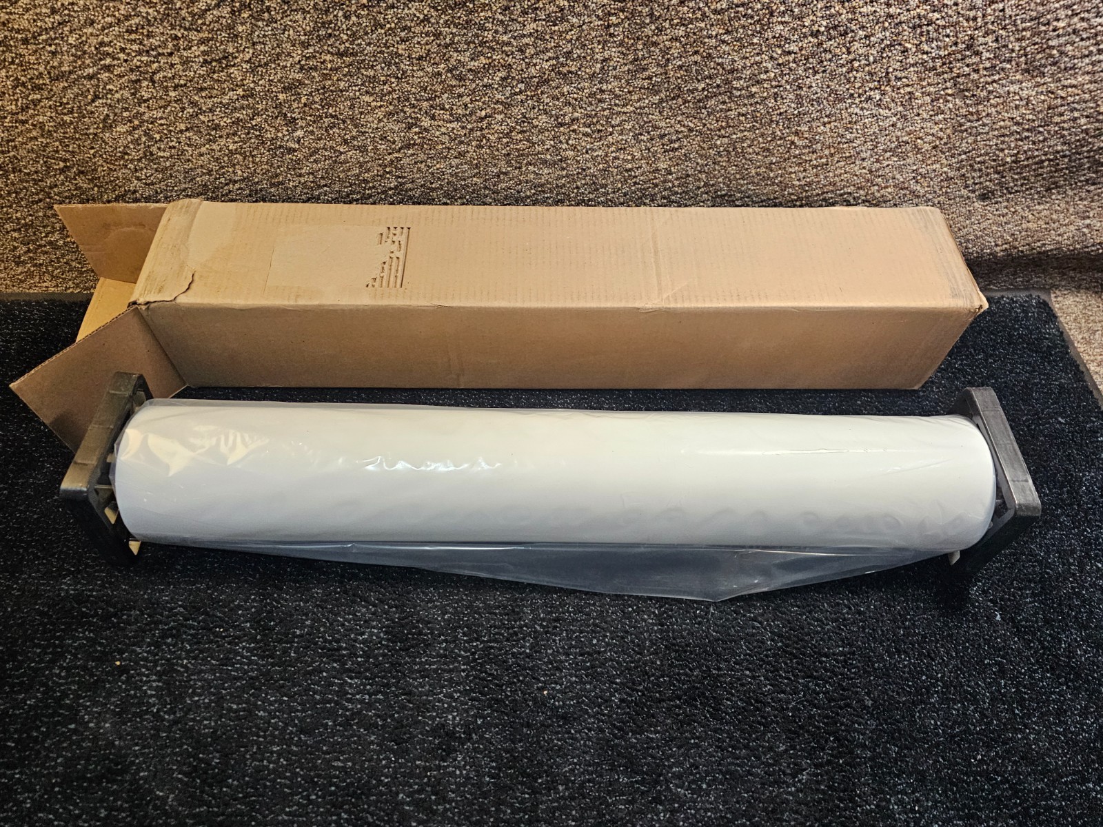Canon 6040 36″ x 200′ 3″ Core 40lb Uncoated Presentation Poster Inkjet Paper