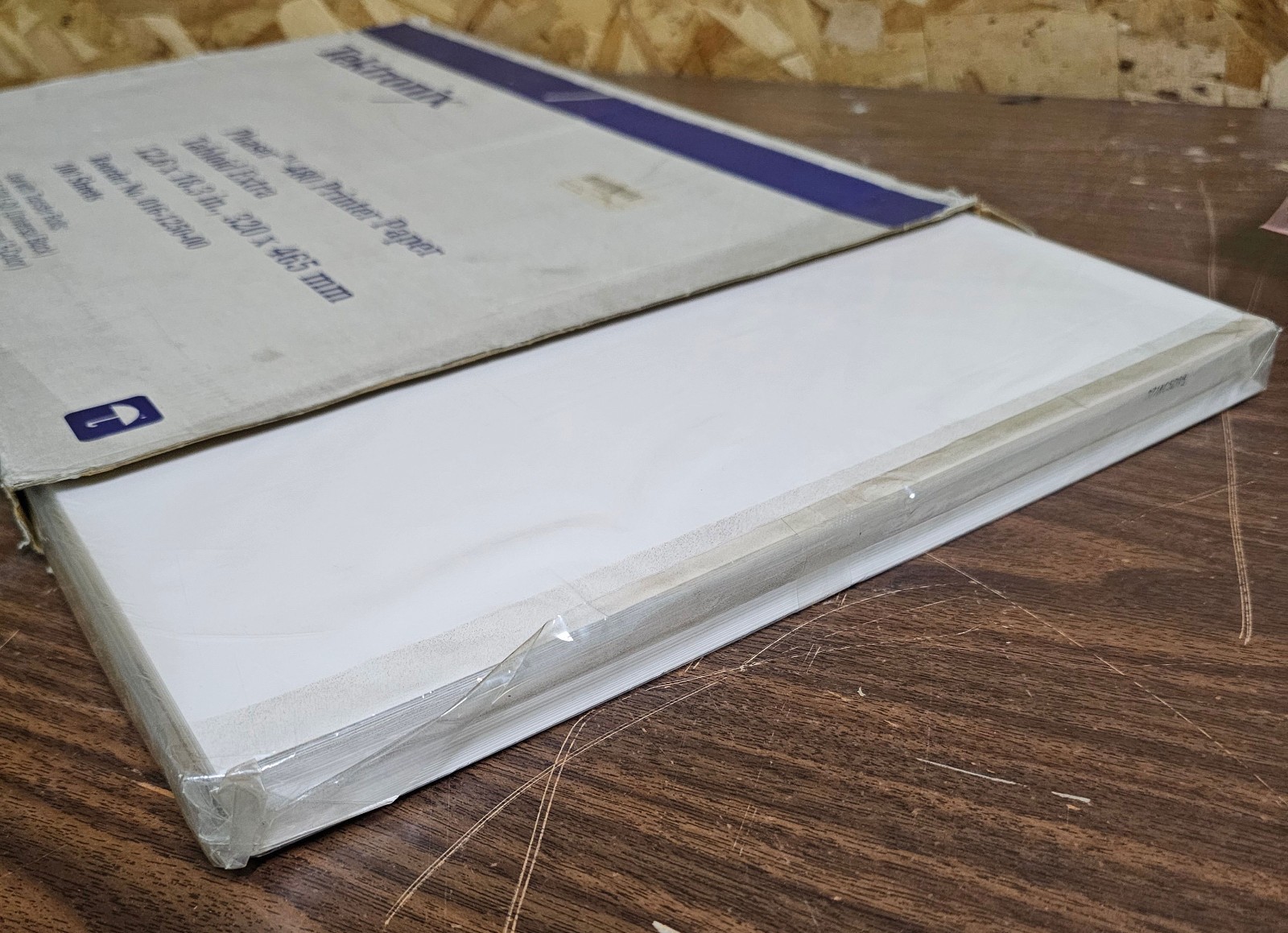 Tektronix Phaser 480 Tabloid Extra Paper 12.6×18.3″, ~ 100 Sheets – 016-1250-00