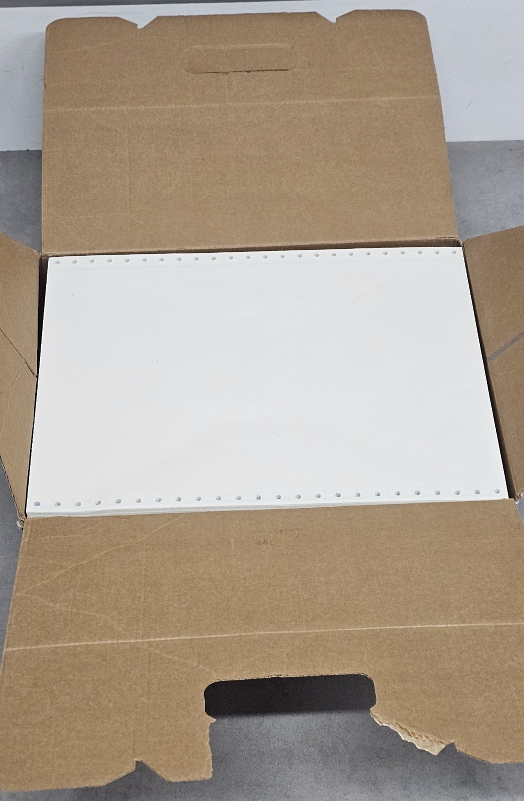 Computer Pak Papier A-4 Hoch White Continuous Tractor Printer Paper, 1 Unit