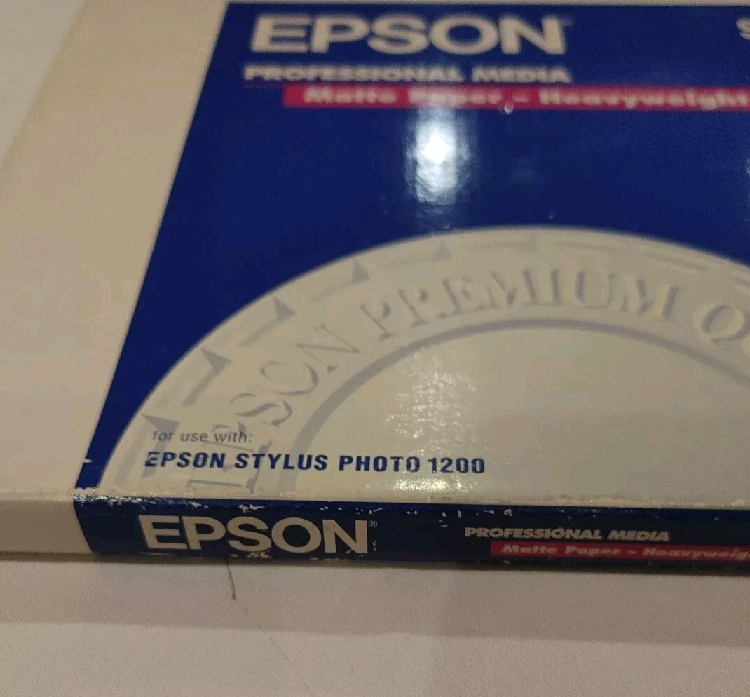 Epson S041263 . Premium Matte Presentation Paper – White (24/Pack) Opened